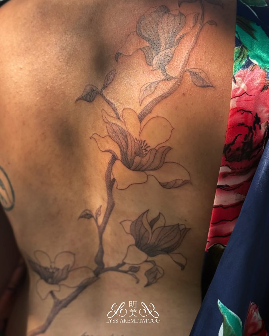 Tattoo by @lyss.akemi.tattoo — fine_line, black_and_grey