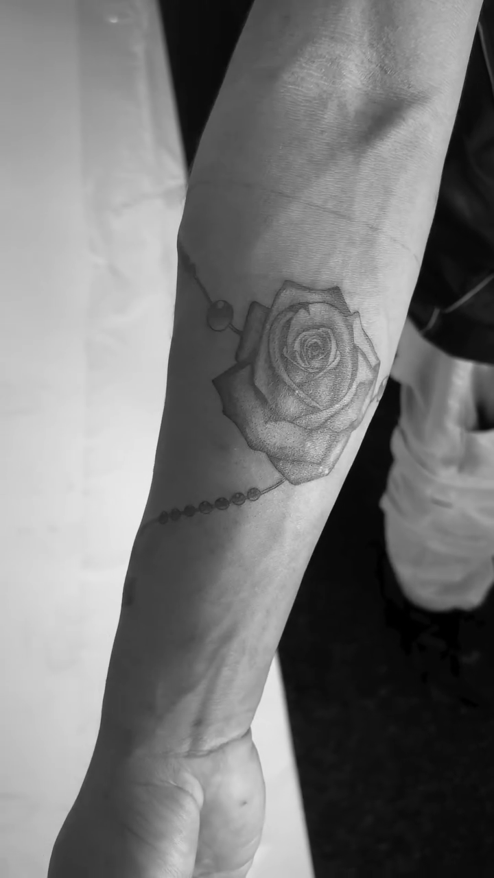 Tattoo by @vo.ink.metric โ black_and_grey, illustrative