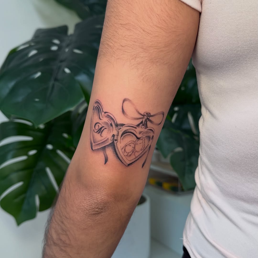 Tattoo by @inkwithd โ fine_line