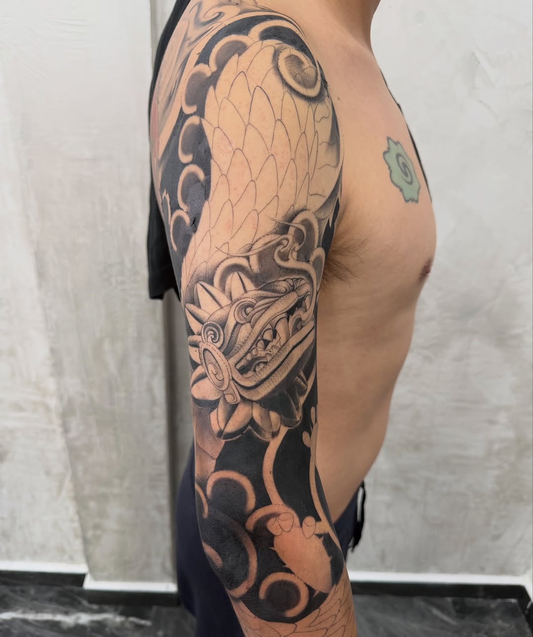 Tattoo by @meza.cruz.tatuajes โ japanese_irezumi, black_and_grey