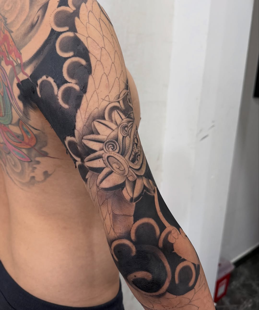 Tattoo by @meza.cruz.tatuajes โ japanese_irezumi, black_and_grey
