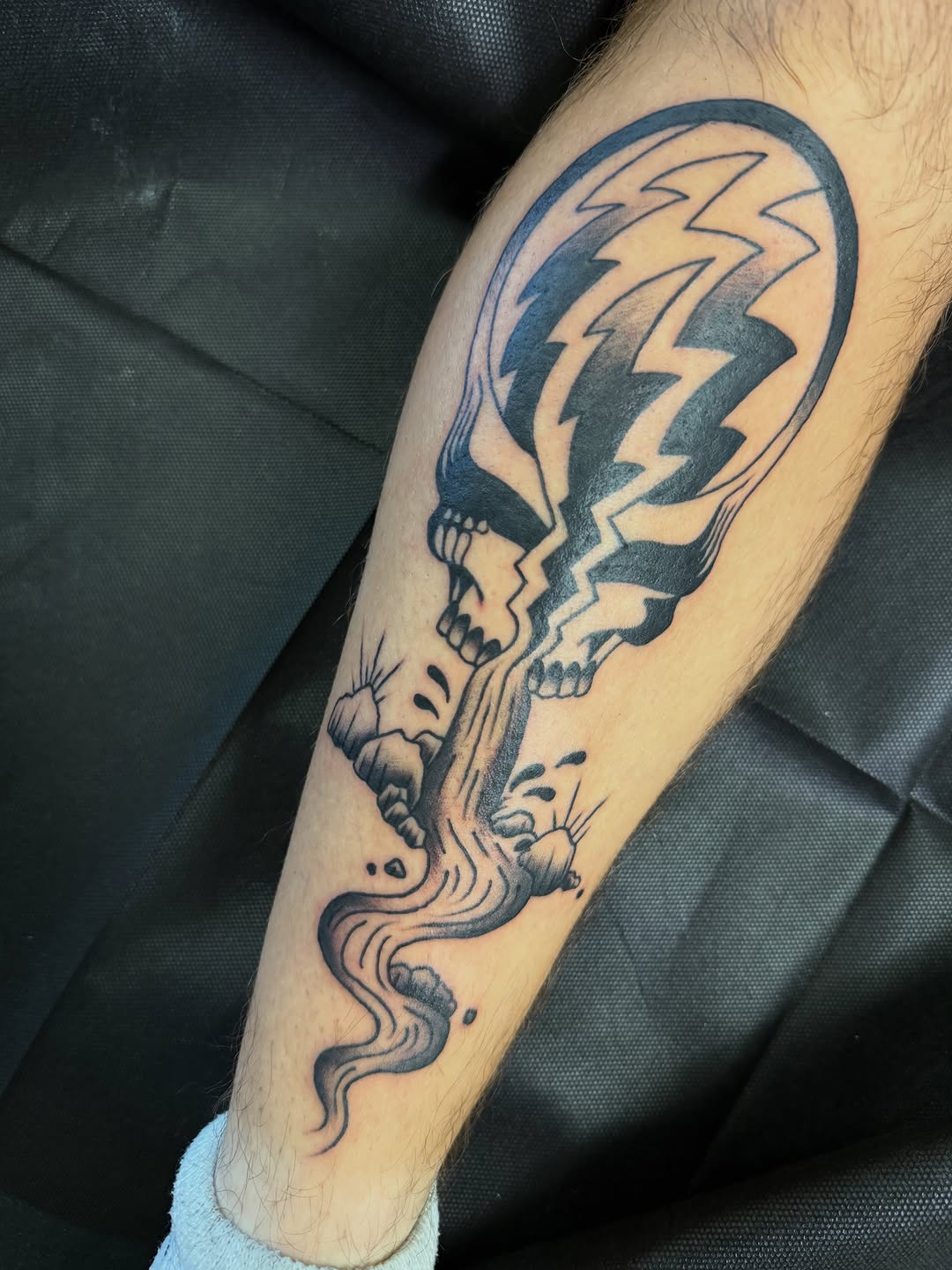 Tattoo by @tummtats — blackwork
