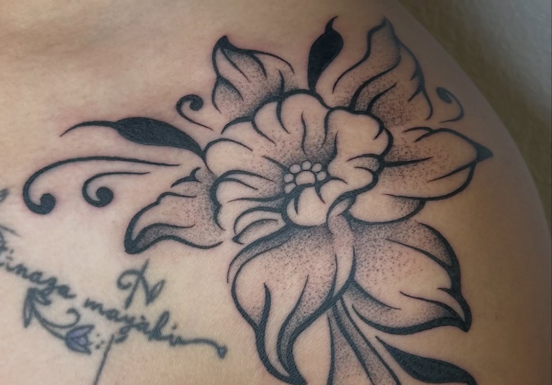 Tattoo by @kikicantdraw — dotwork, black_and_grey