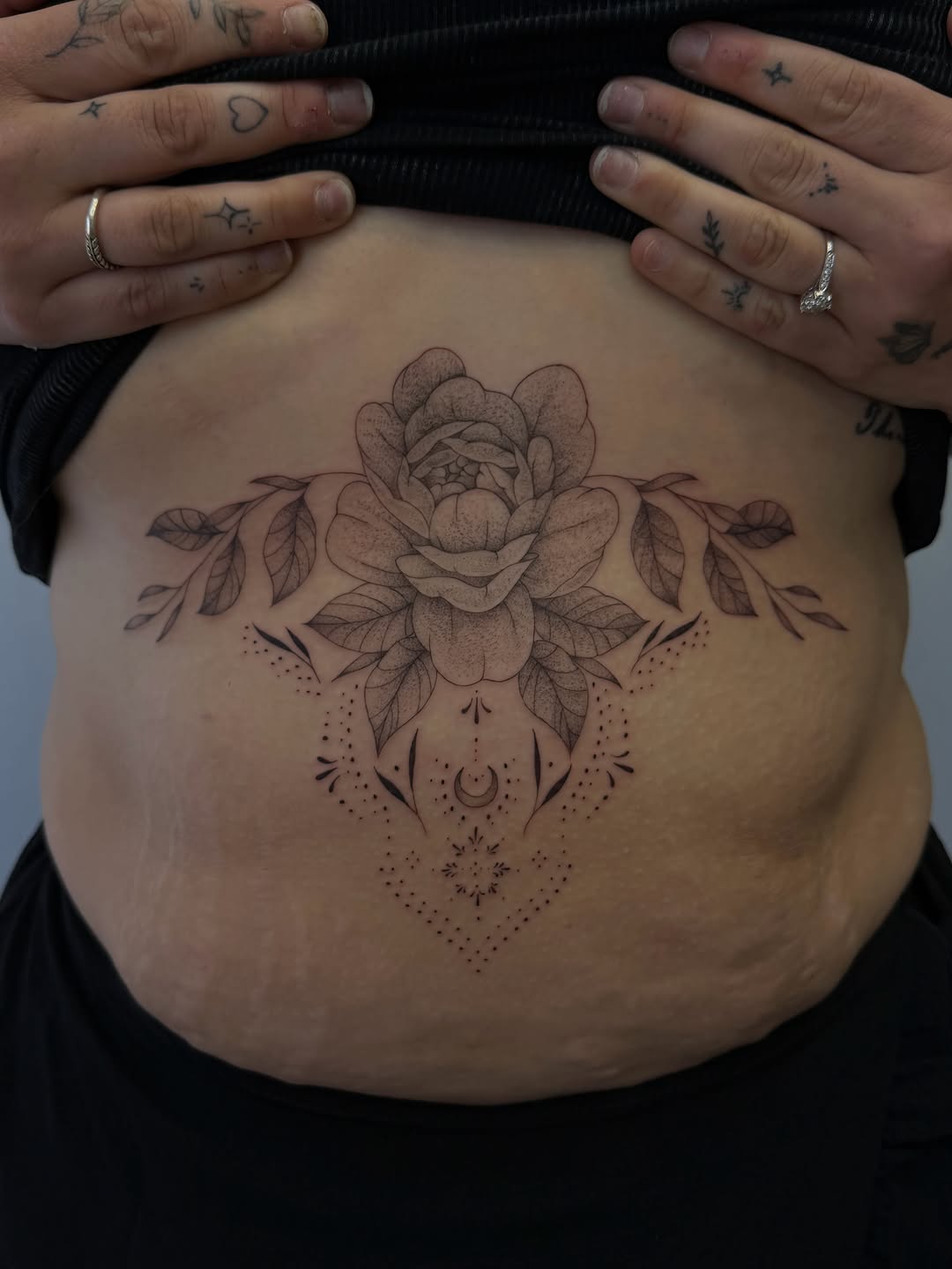 Tattoo by @heneseetattoo — fine_line, dotwork