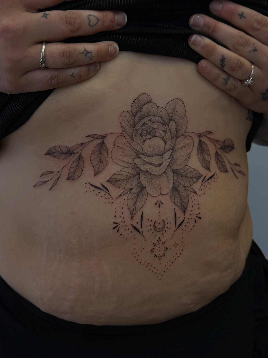 Tattoo by @heneseetattoo — fine_line, dotwork