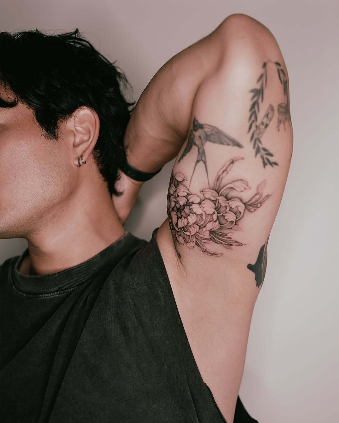 Tattoo by @estherinkflower — black_and_grey, illustrative