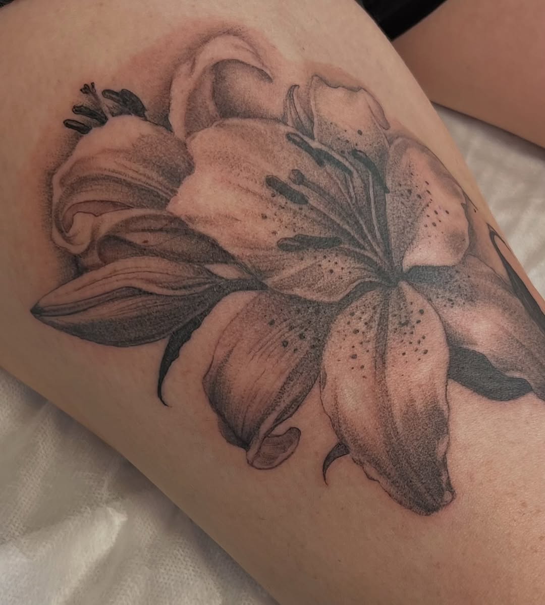 Tattoo by @lamarbodyart — black_and_grey, realism