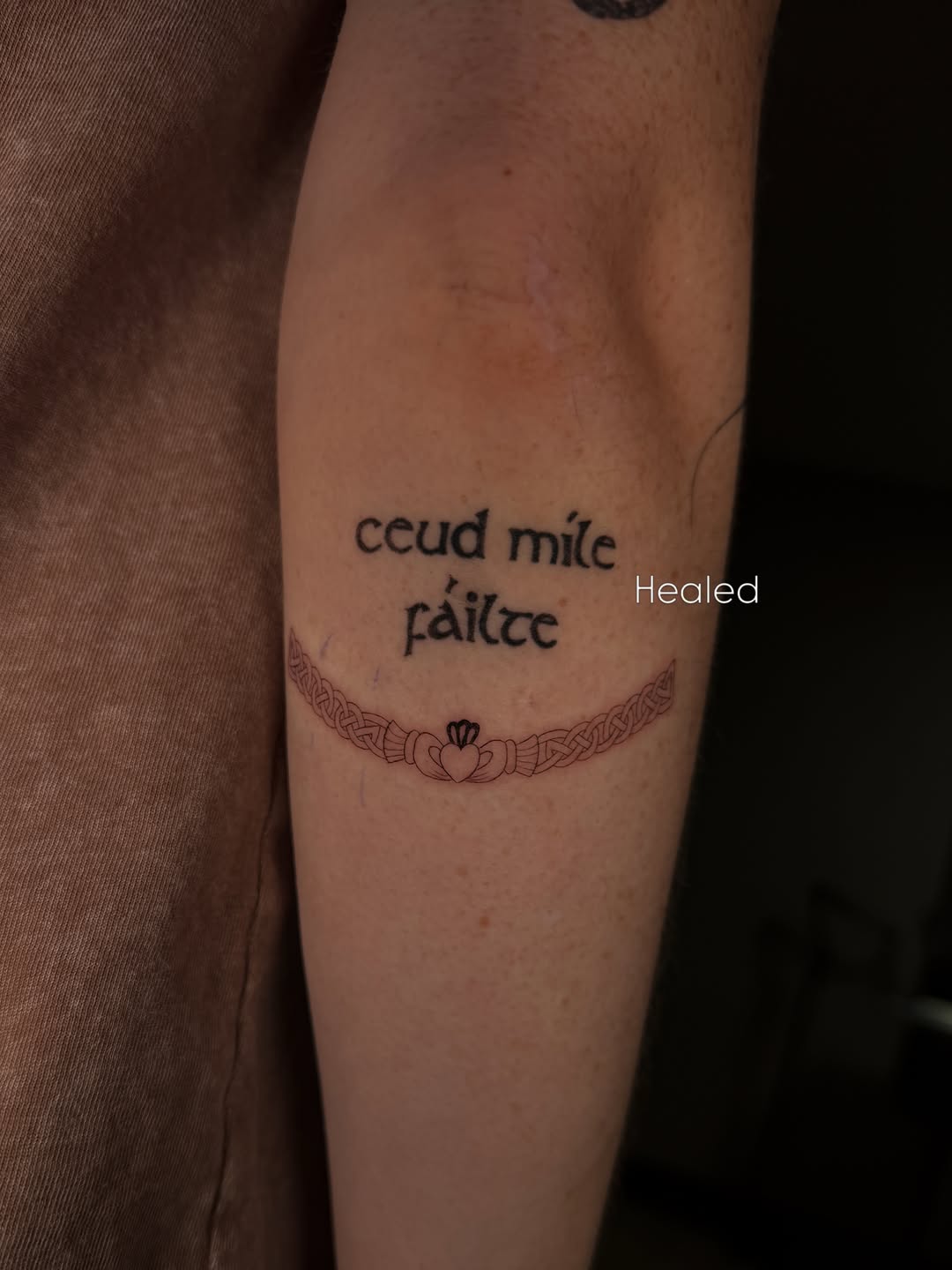 Tattoo by @mariannefriositattoo — lettering_script, fine_line
