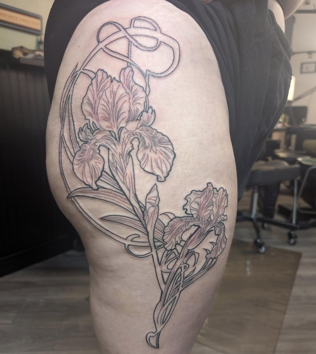 Tattoo by @ashtonallentattoo — fine_line