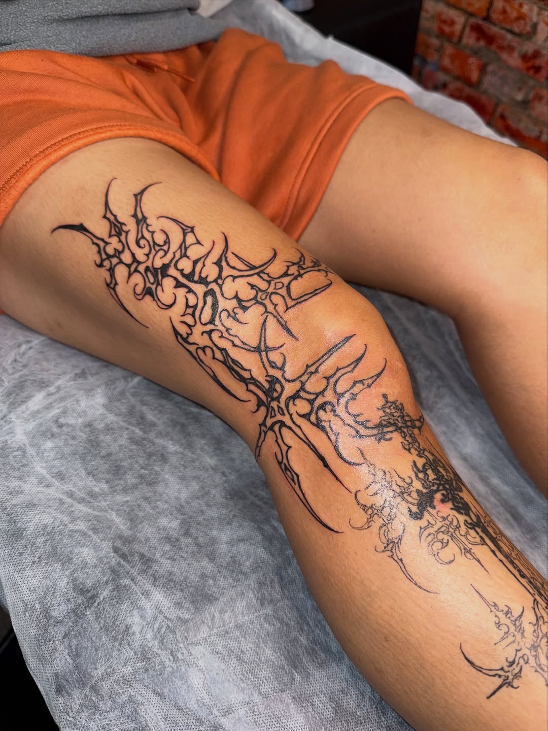 Tattoo by @diiv4n — blackwork
