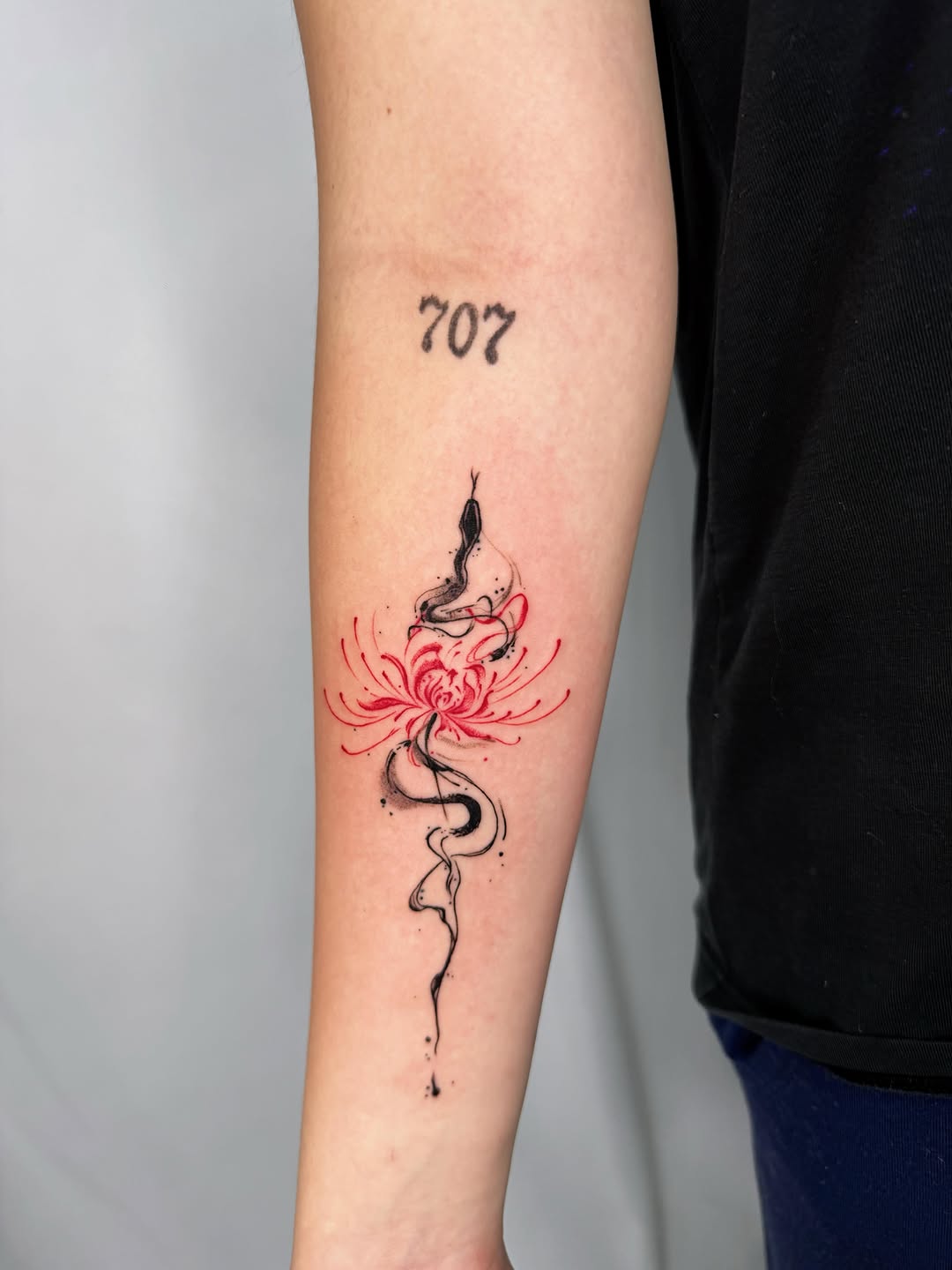 Tattoo by @tizy.inks — fine_line, watercolor