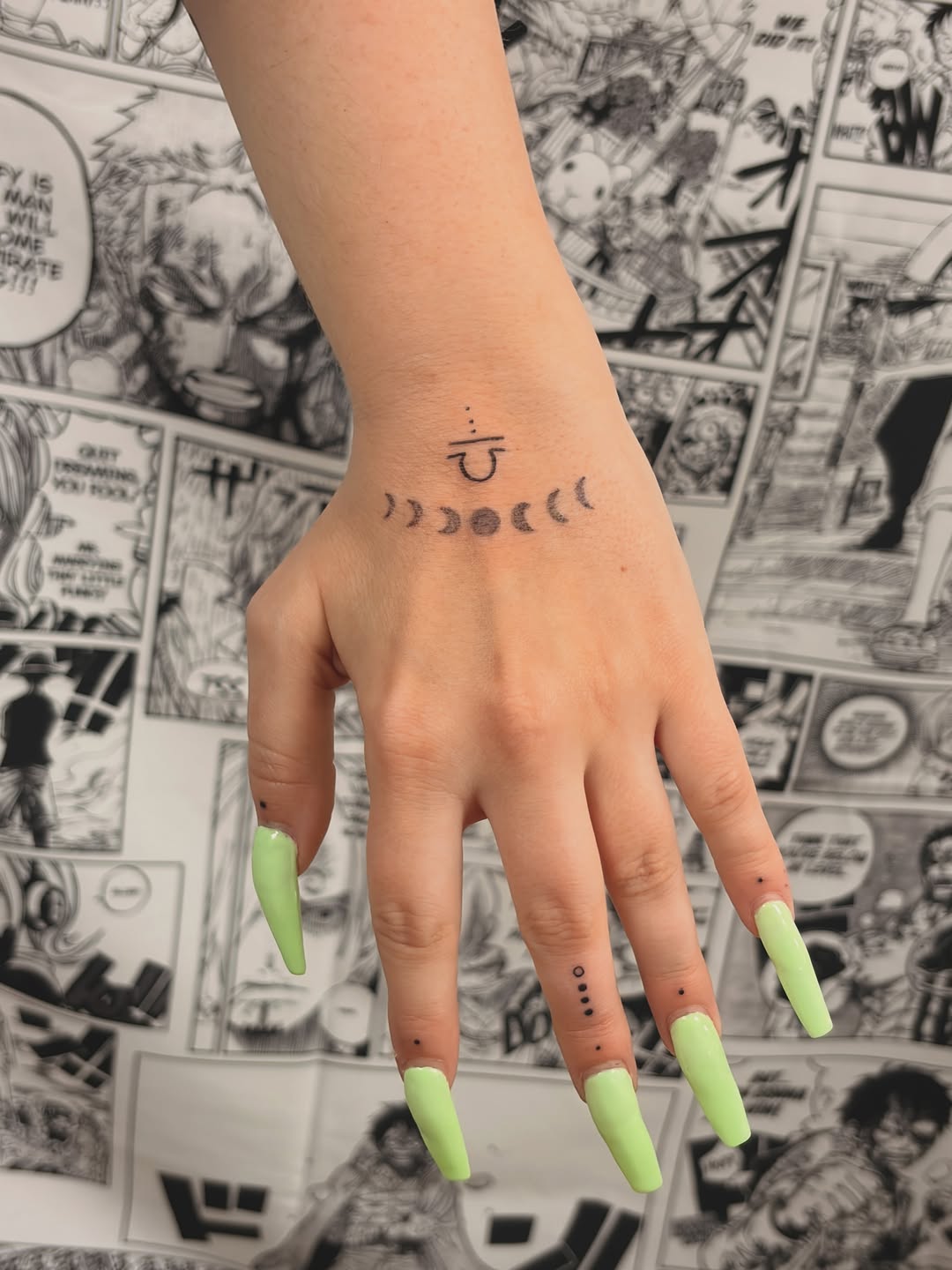 Tattoo by @ruoktattoo — fine_line, minimalist
