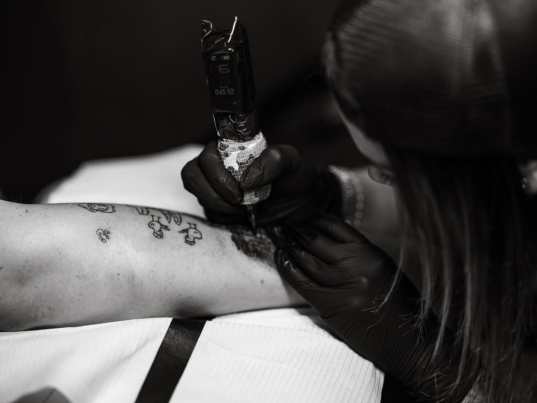 Tattoo by @lolainkistry — illustrative, fine_line