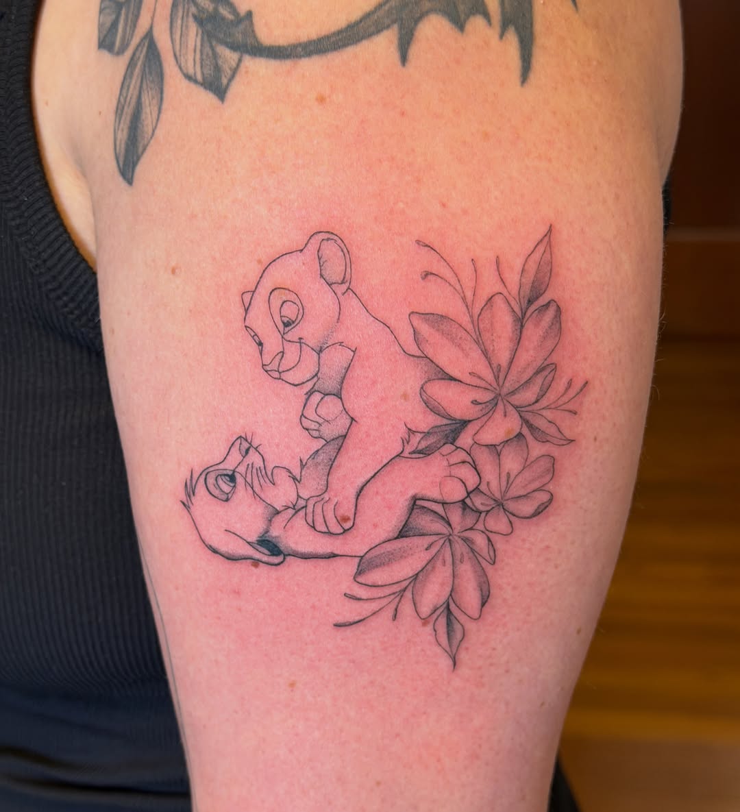 Tattoo by @art_by_raul โ fine_line