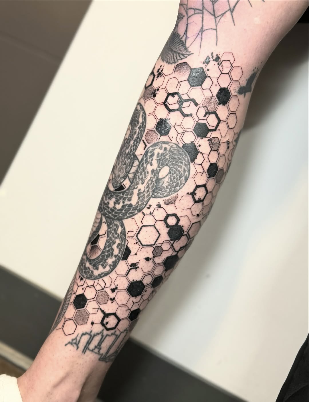 Tattoo by @ilenadoodles β geometric, black_and_grey