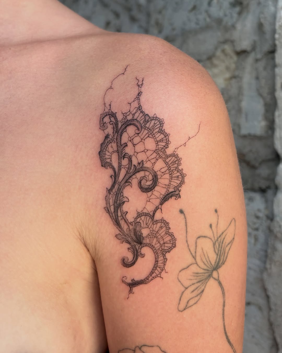 Tattoo by @kylahamin — fine_line, ornamental