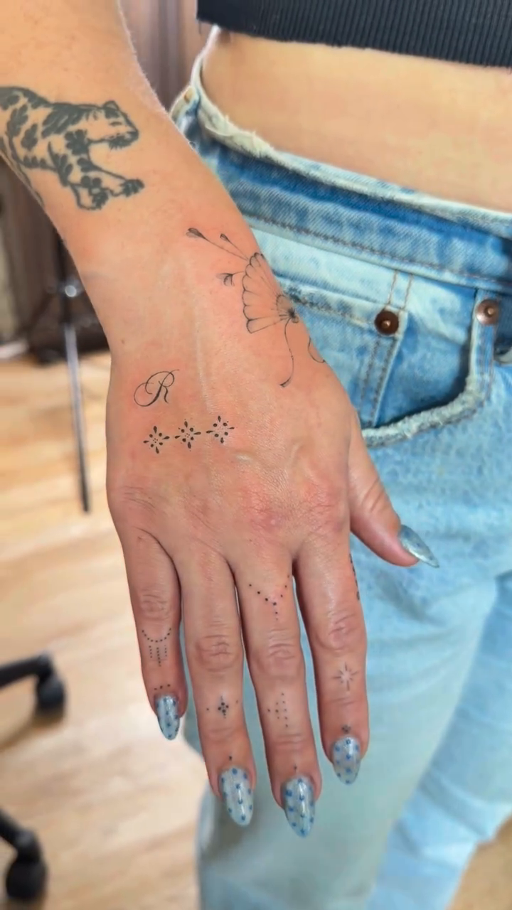 Tattoo by @tatmekb — fine_line, minimalist