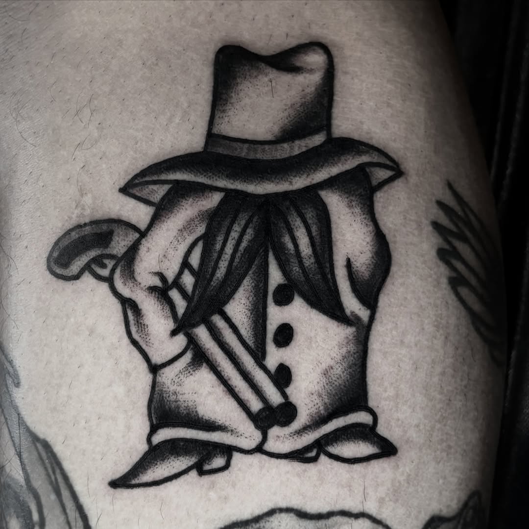 Tattoo by @chavolui_tattoos — american_traditional, illustrative