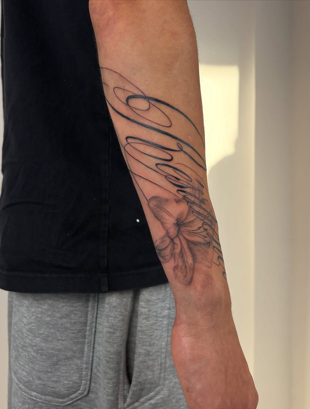 Tattoo by @shortkingtattoo β fine_line, black_and_grey
