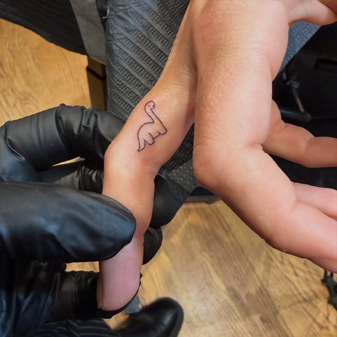 Tattoo by @em_pene — fine_line, illustrative
