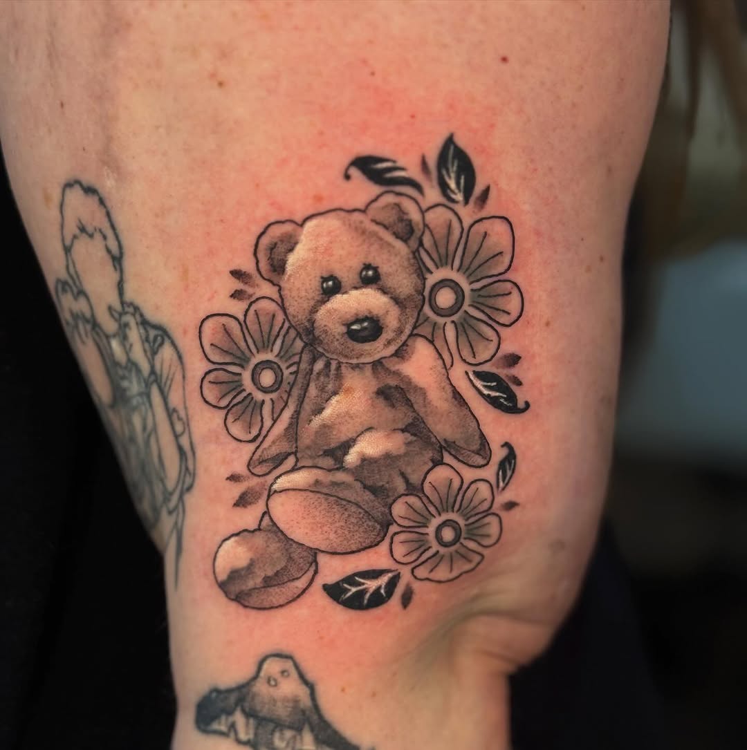 Tattoo by @saveriatattoos — illustrative, black_and_grey