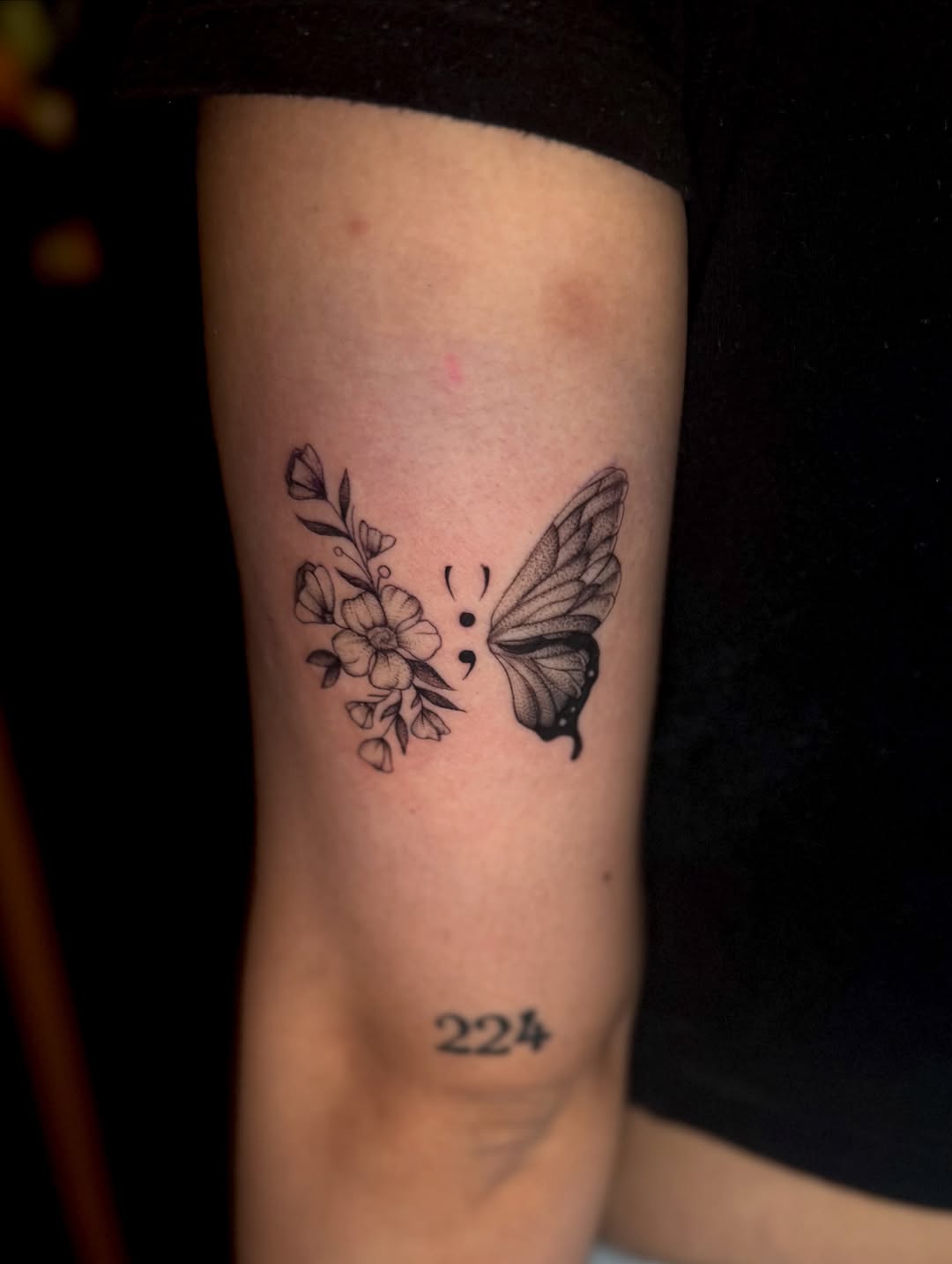Tattoo by @inkwlexaa — fine_line
