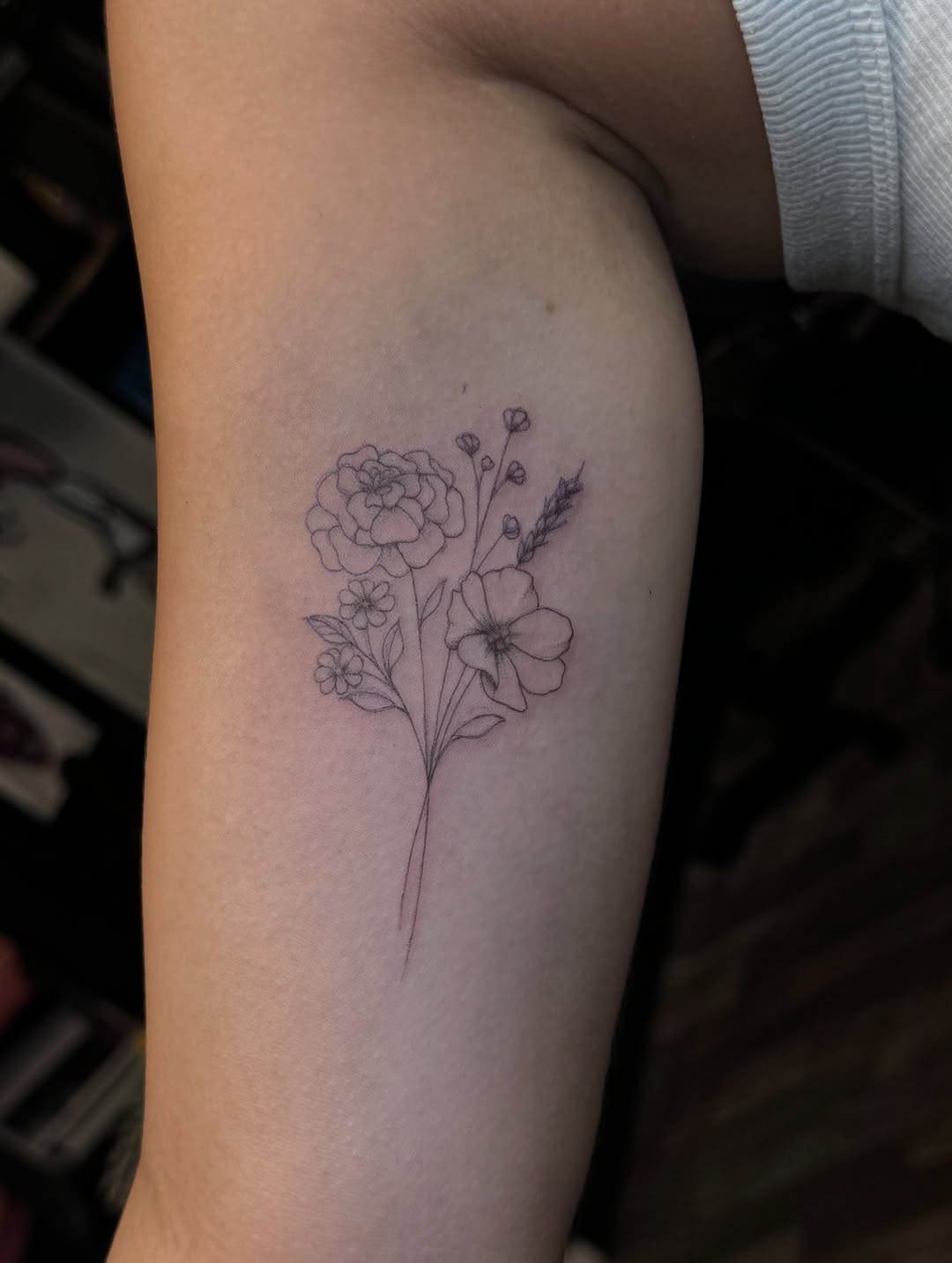 Tattoo by @inkwlexaa — fine_line