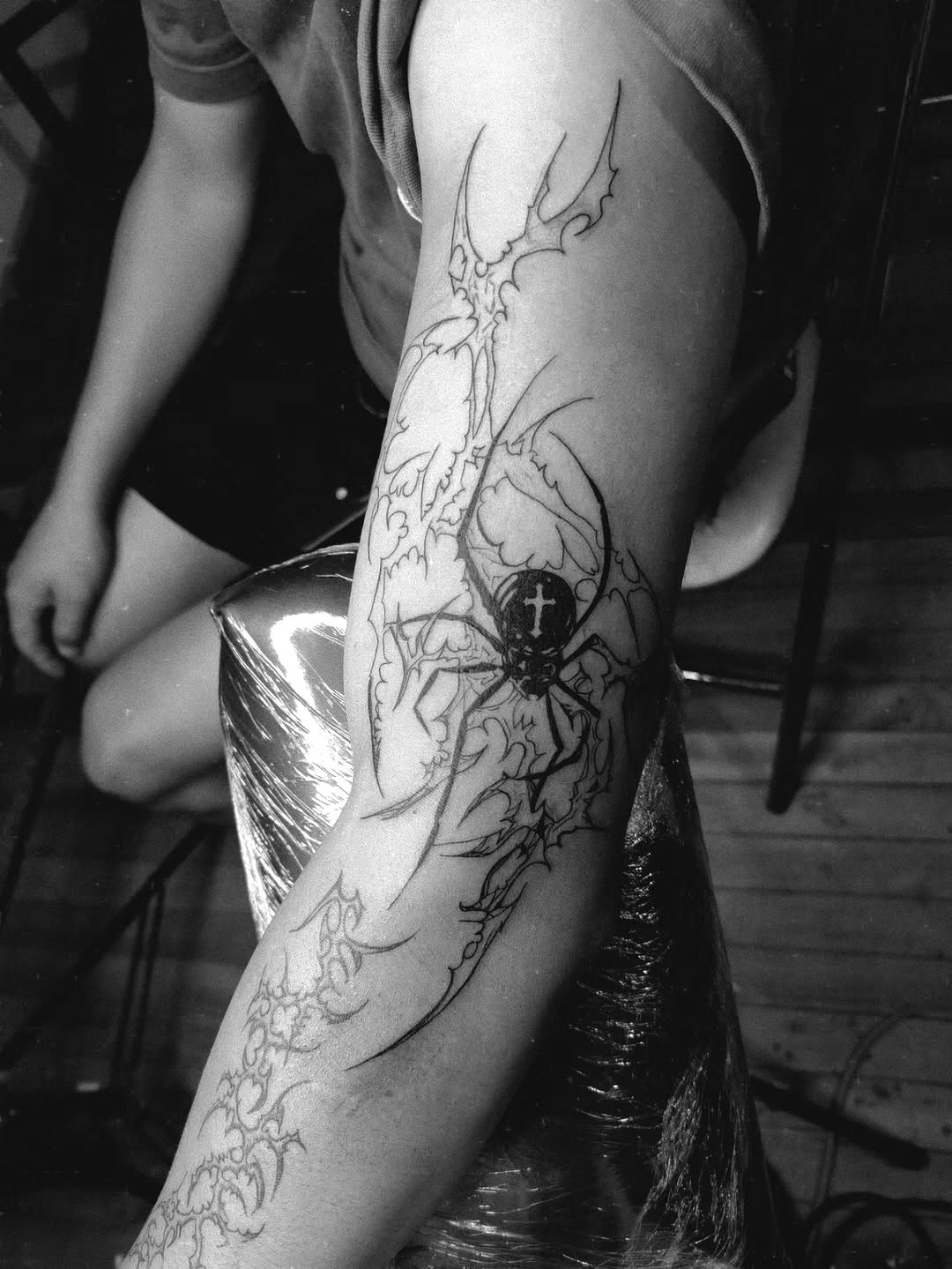 Tattoo by @too_arttoo — blackwork, fine_line