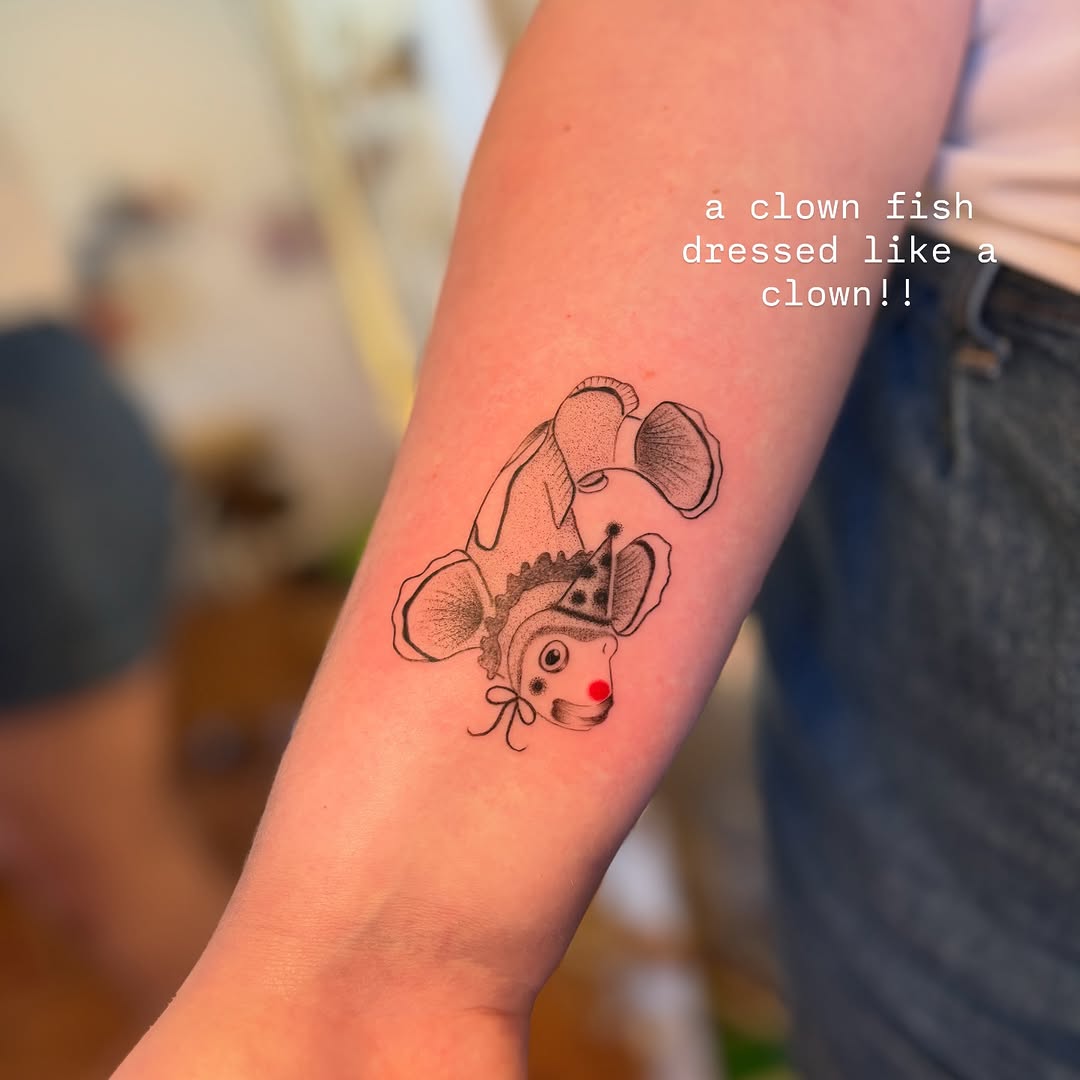 Tattoo by @sunshineyellowtattoos โ sketch