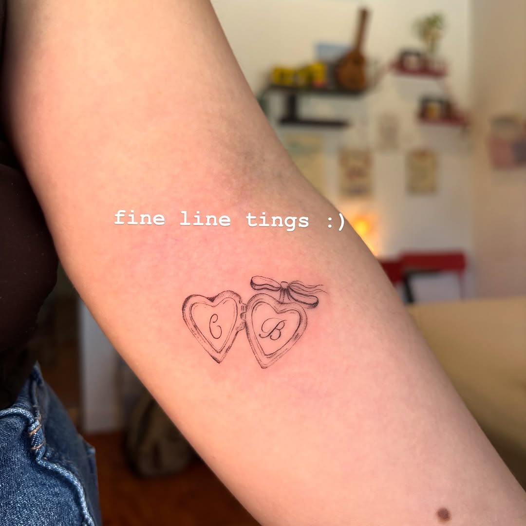 Tattoo by @sunshineyellowtattoos โ fine_line