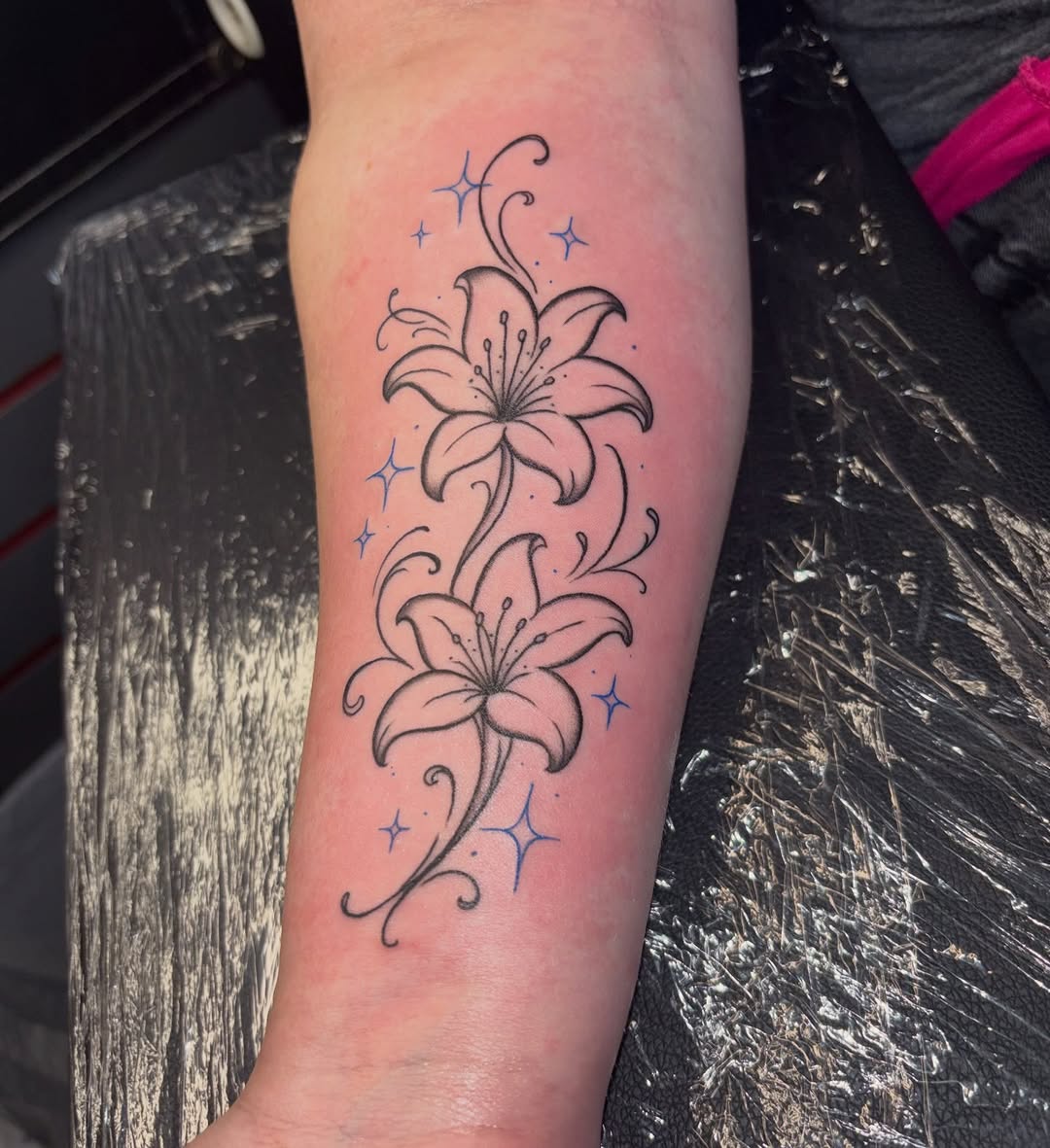 Tattoo by @ann.inkz — fine_line, black_and_grey