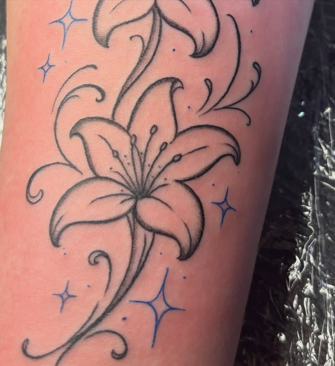 Tattoo by @ann.inkz — fine_line, black_and_grey