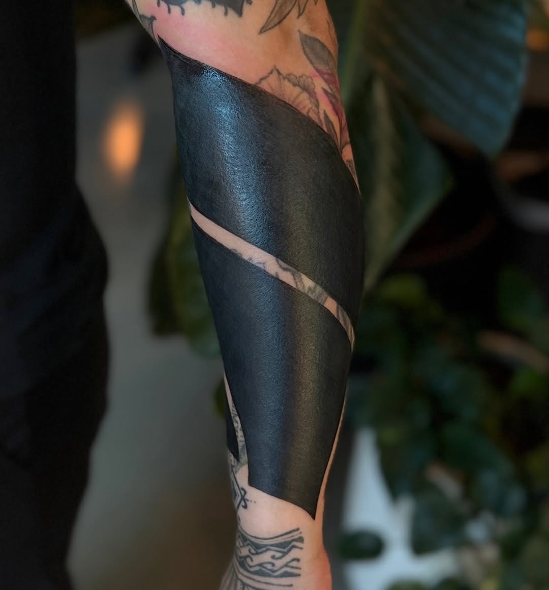Tattoo by @rachelbelltattoo — blackwork, geometric