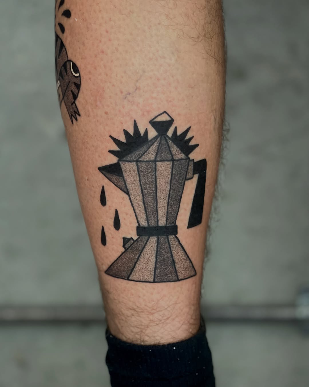 Tattoo by @rakataka.tattoo โ black_and_grey, dotwork