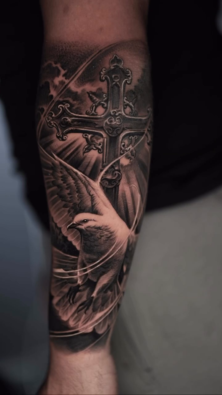 Tattoo by @tattoosbychino โ black_and_grey, realism