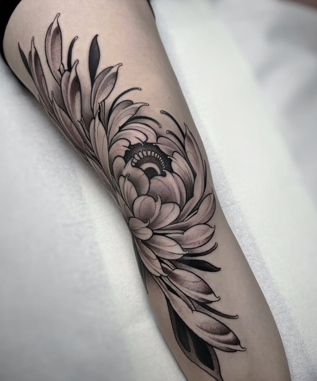 Tattoo by @raso_tattoo — black_and_grey, illustrative