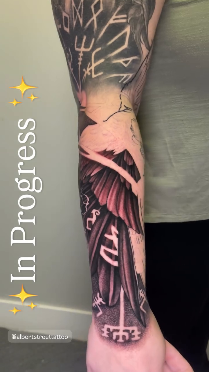 Tattoo by @karenm_tattoos — black_and_grey, geometric