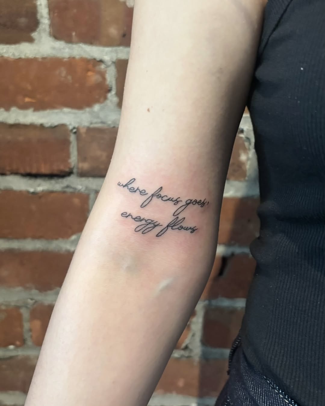 Tattoo by @yuni_tattooer β lettering_script, fine_line