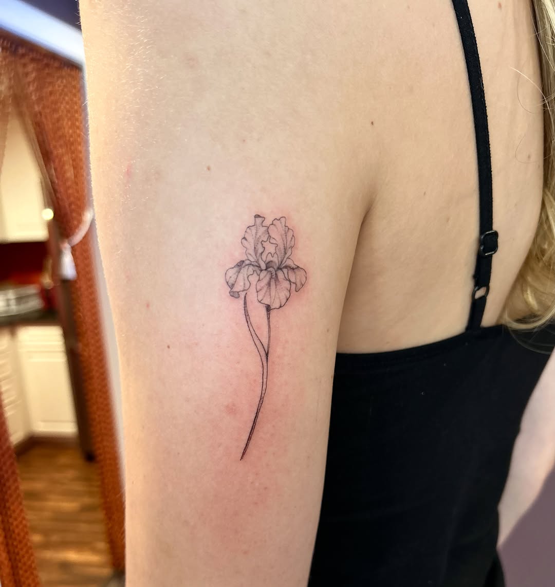 Tattoo by @theartistformerlyknownaslib โ fine_line