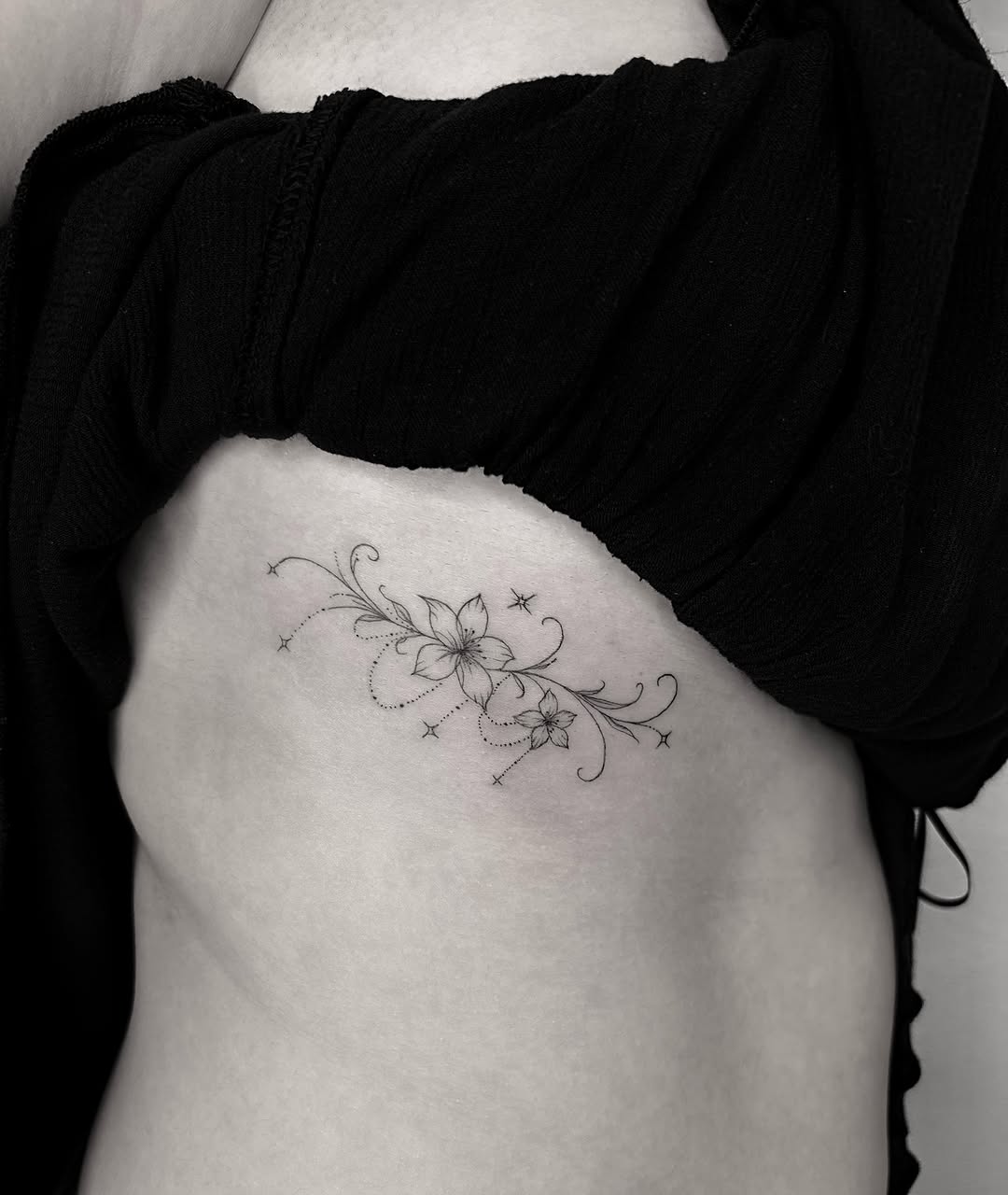 Tattoo by @dazeeinkstudio โ fine_line