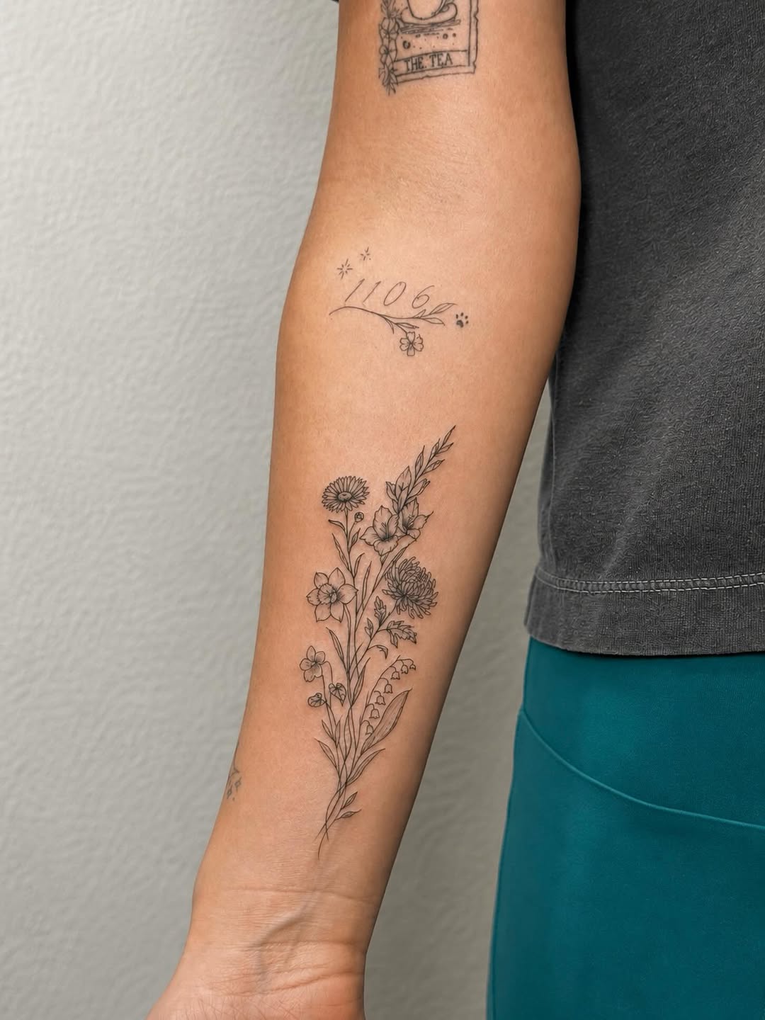 Tattoo by @anastasii.tattoo β fine_line, illustrative