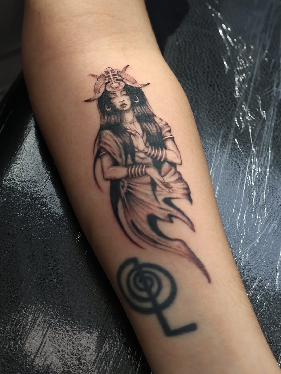 Tattoo by @zarmina_tattoo — black_and_grey