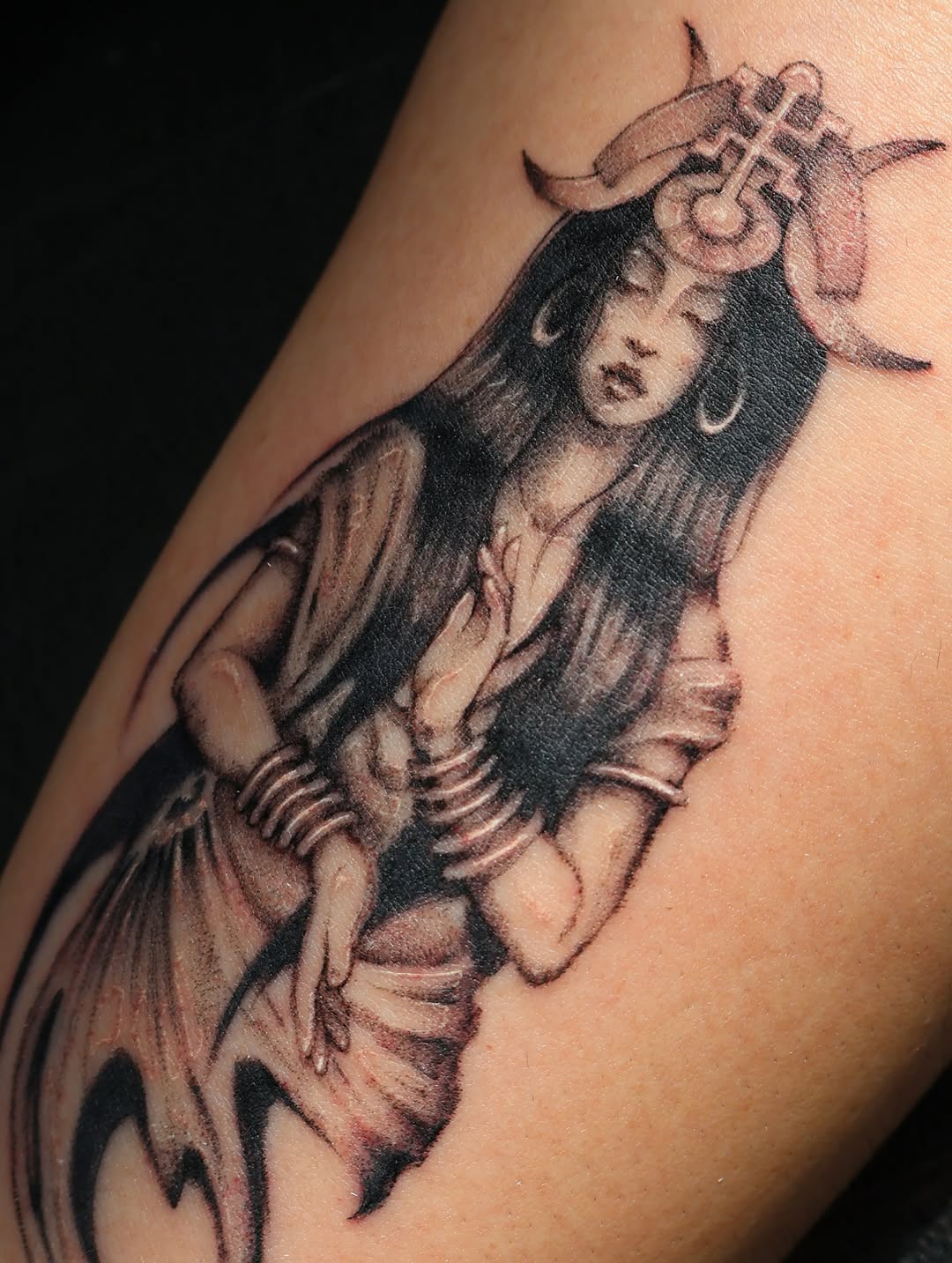 Tattoo by @zarmina_tattoo — black_and_grey
