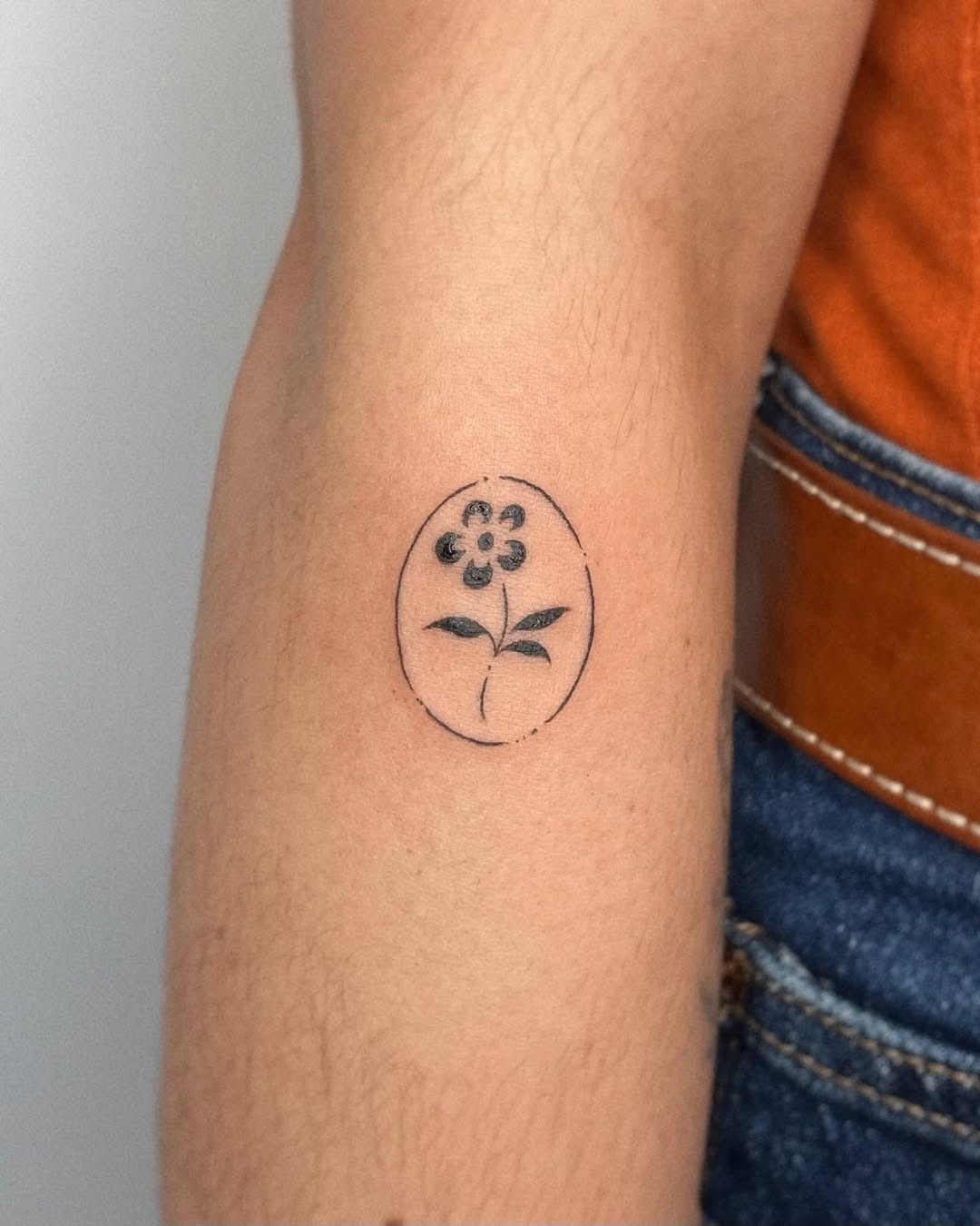 Tattoo by @rouupillon — fine_line, minimalist