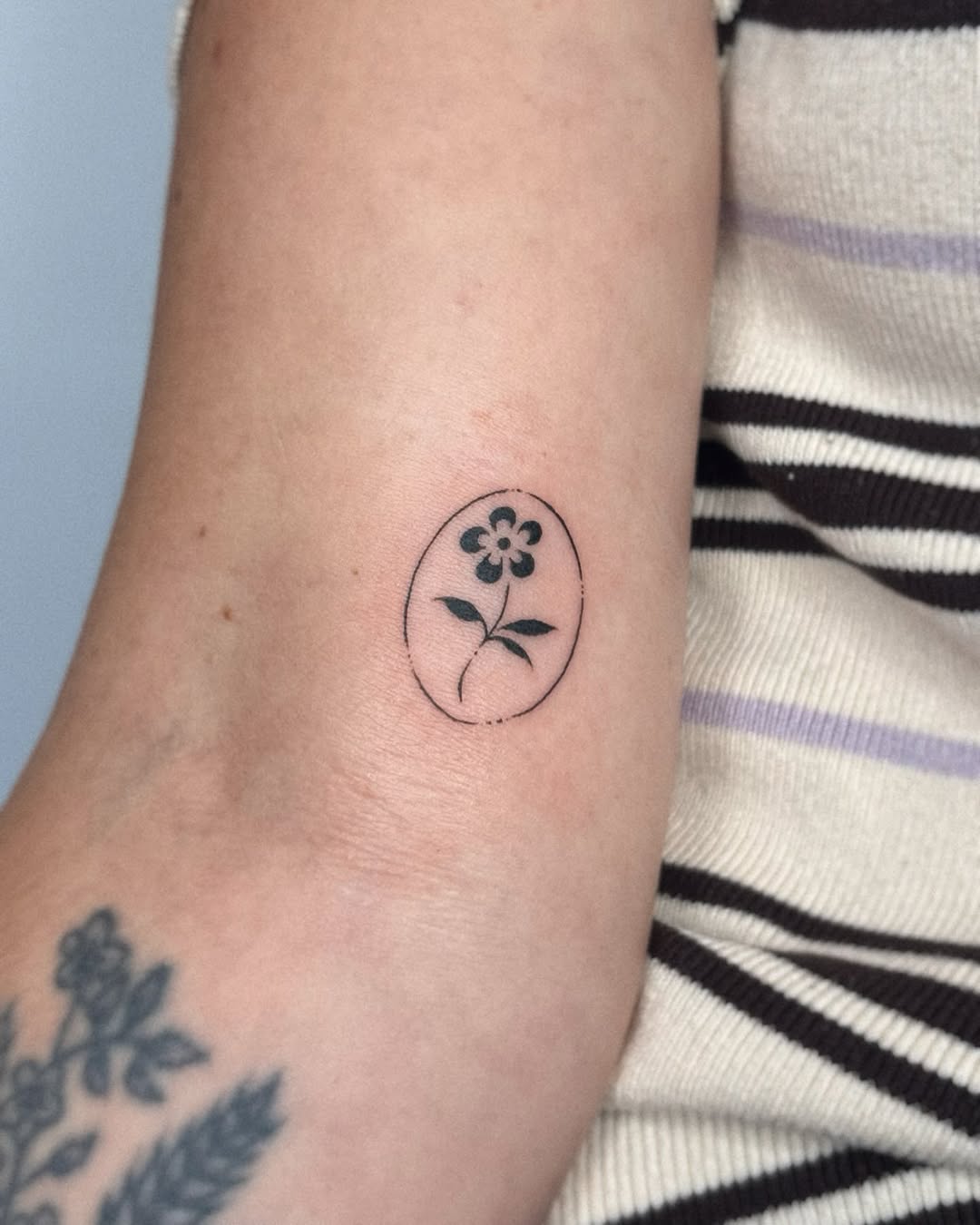 Tattoo by @rouupillon — fine_line, minimalist