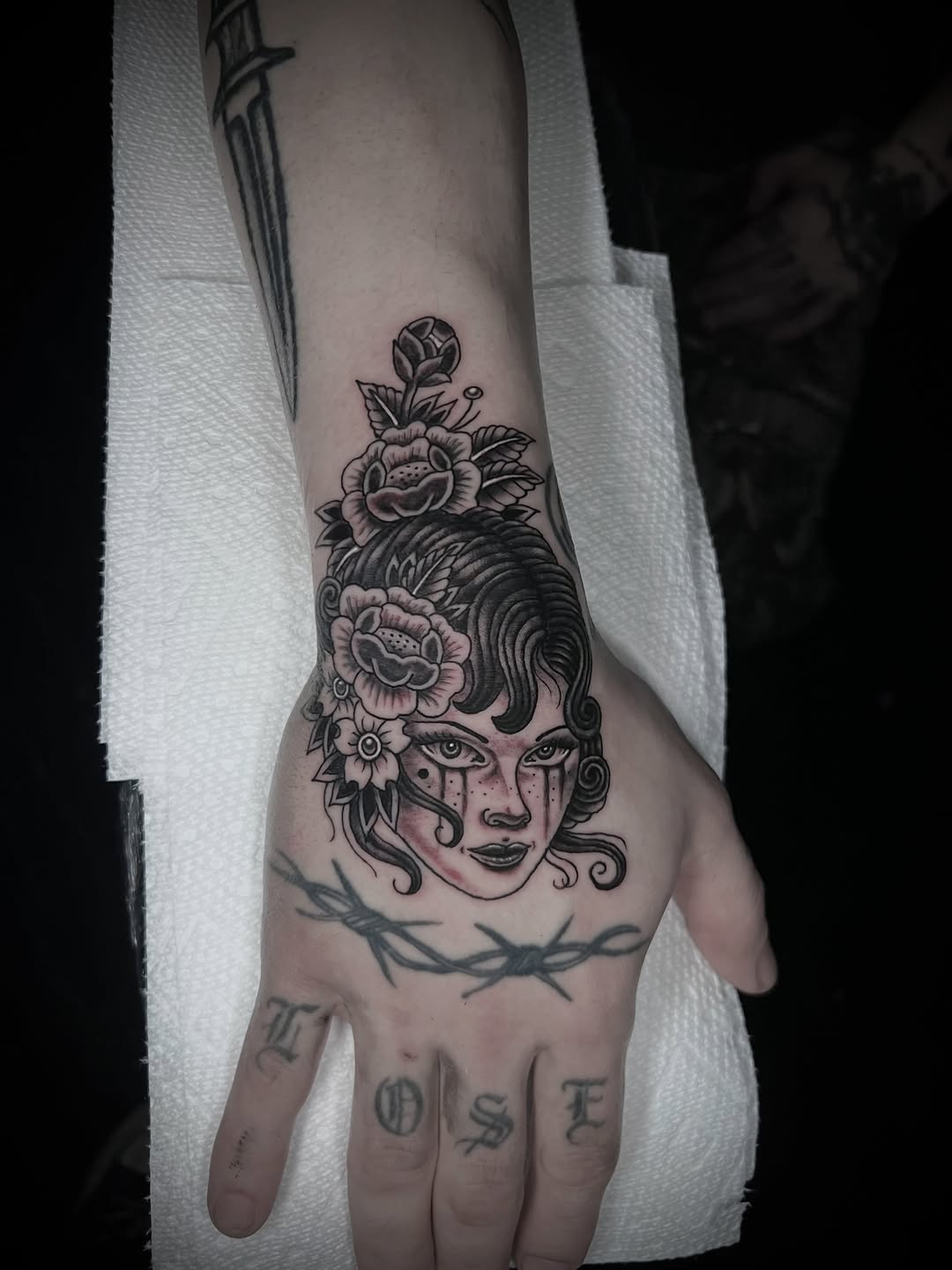 Tattoo by @yur.da.sells.blackwork — american_traditional, illustrative