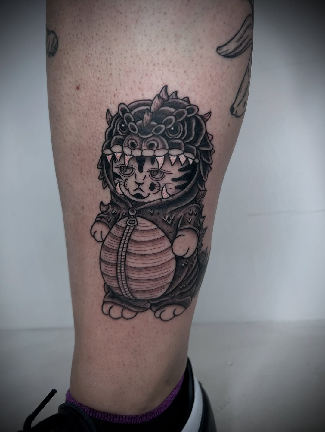 Tattoo by @yur.da.sells.blackwork — illustrative, black_and_grey
