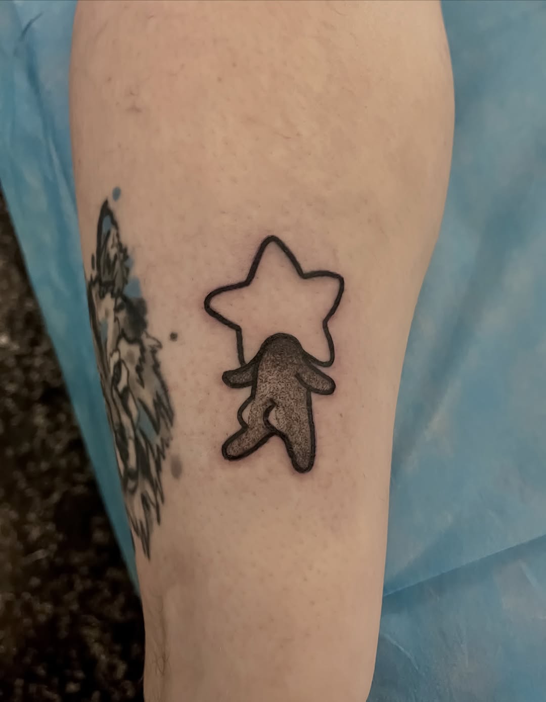 Tattoo by @zvvo.ink โ black_and_grey, minimalist