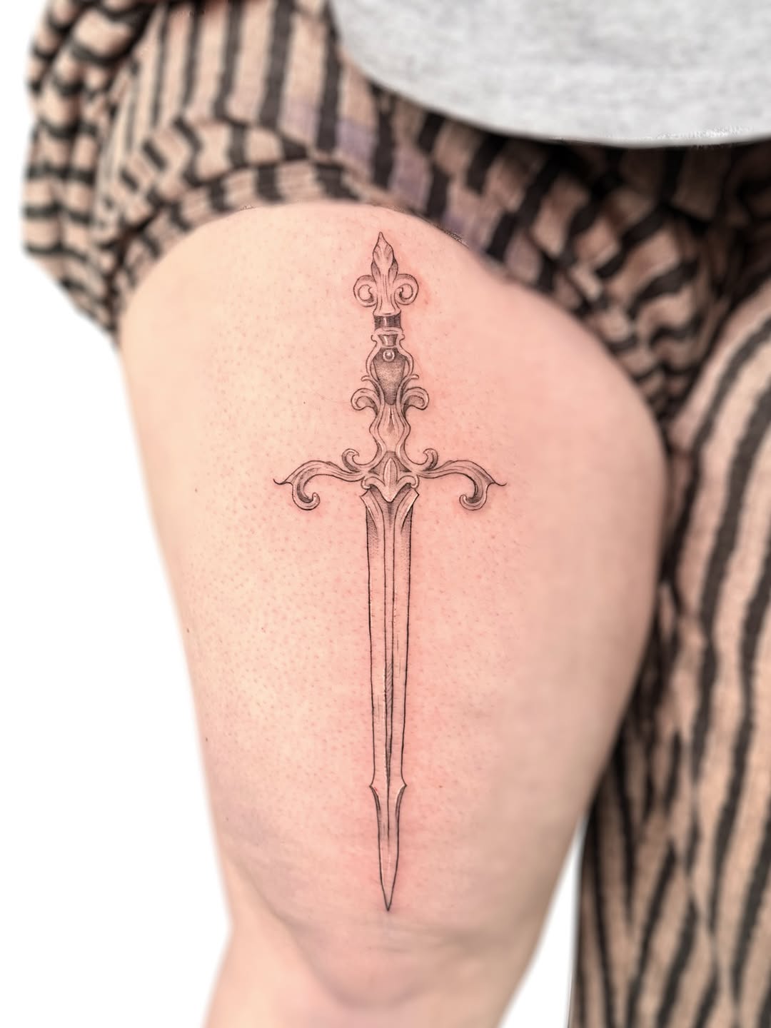 Tattoo by @fionnatattoo β fine_line, ornamental