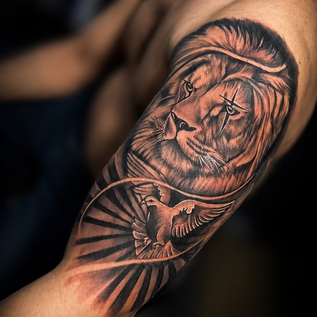 Tattoo by @dayse_ink — realism, black_and_grey